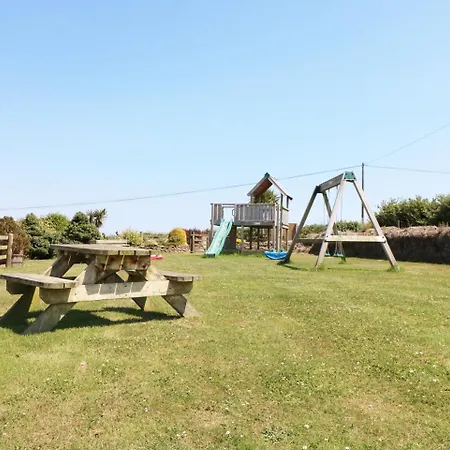 Holiday home Elm Cottage,