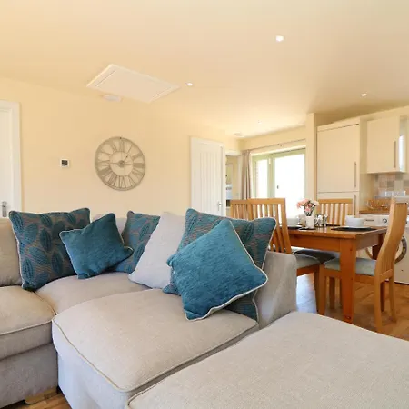 Elm Cottage, Holiday home *