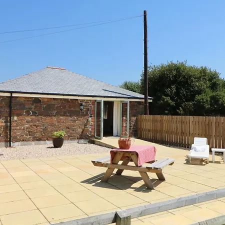 Holiday home Elm Cottage,