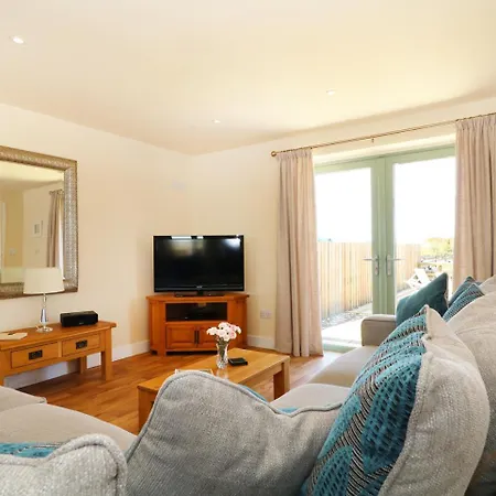 Elm Cottage, Holiday home *