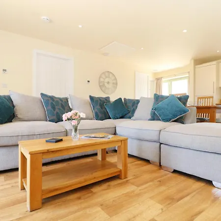 Holiday home Elm Cottage,